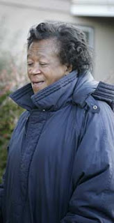 Obama-aunt-360_421979a.jpg