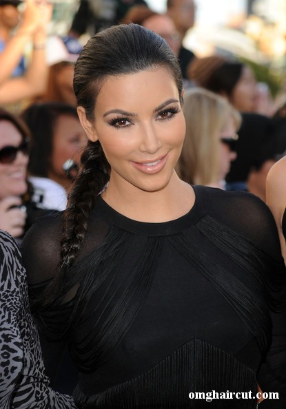 kim kardashian haircut 2009. Kim Kardashian Hairstyles
