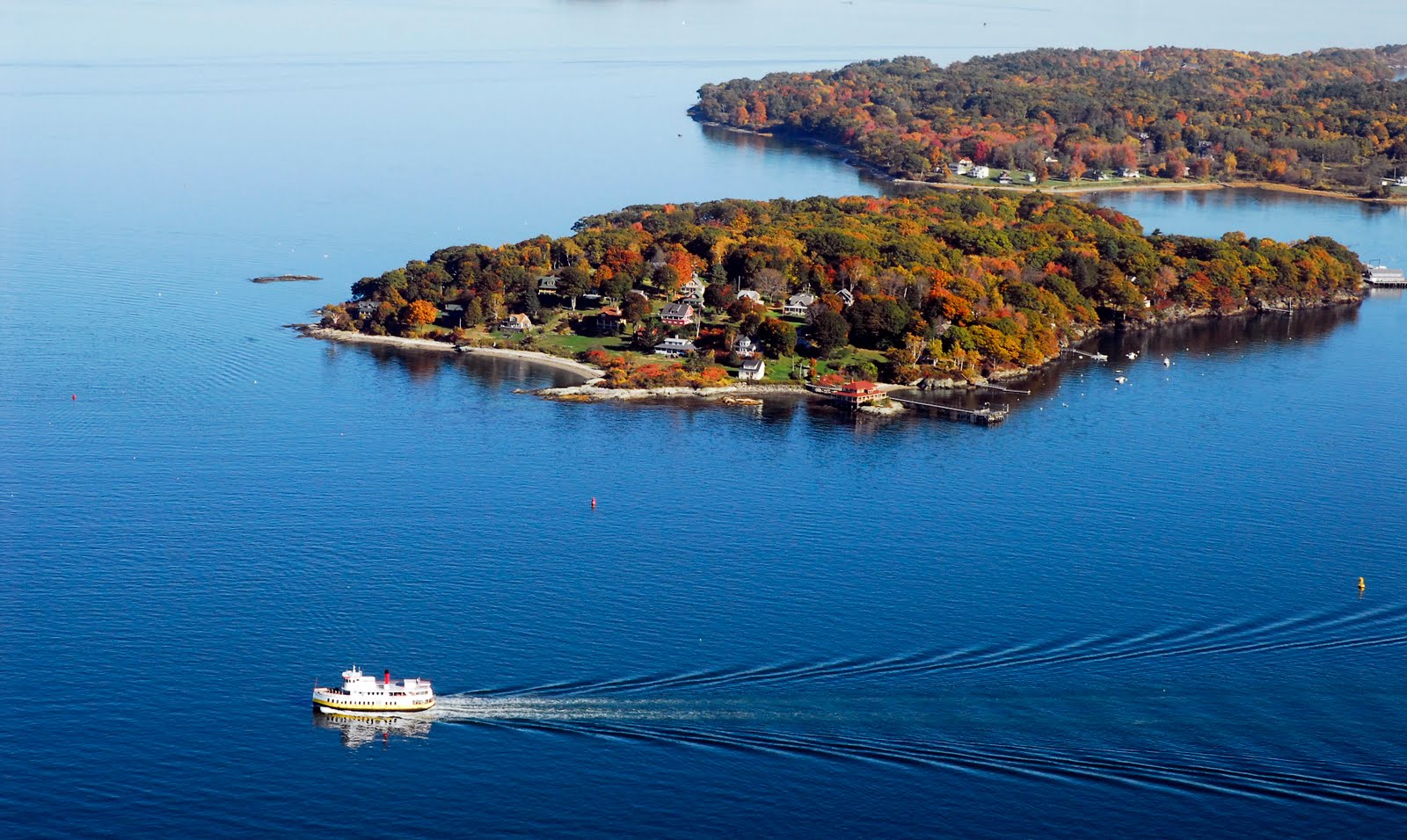 Casco Bay [1600 x 956] r/islandporn