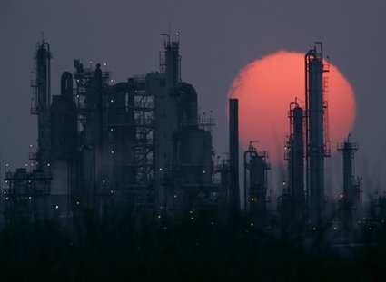 [Kansas+oil+refinery+small-thumb-425x311.jpg]