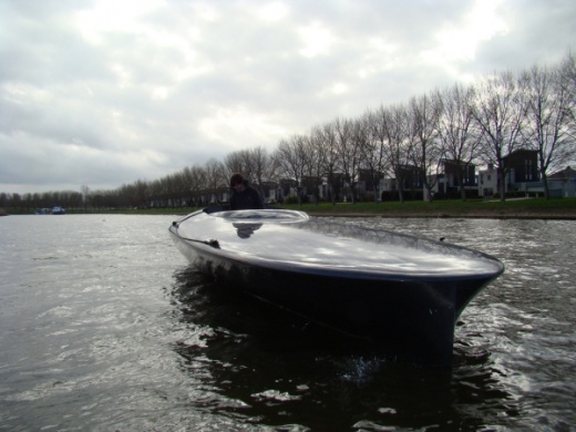 world's first solar speedboat pics