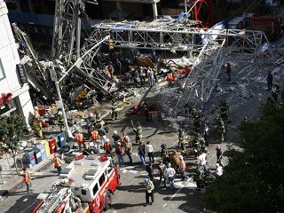 NYC Construction Crane Collapses On Upper East Side