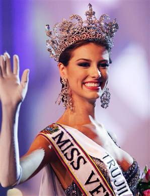 Miss Venezuela Stefania Fernandez Photos