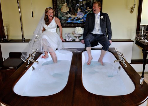 [halswell-park-hall-bathtub-wedding.jpg]
