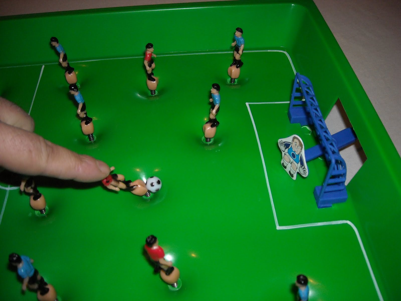 [08+Futbol+molles+(detall).JPG]