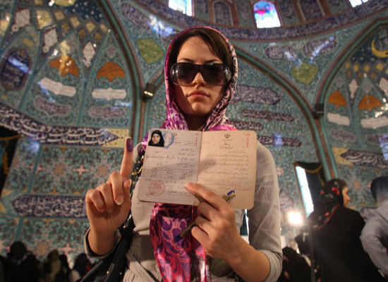 [iranvoteswoman.jpg]