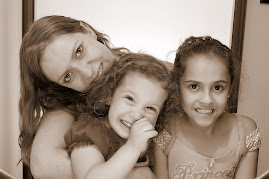 eu minha afilhada maria e minha prima carol