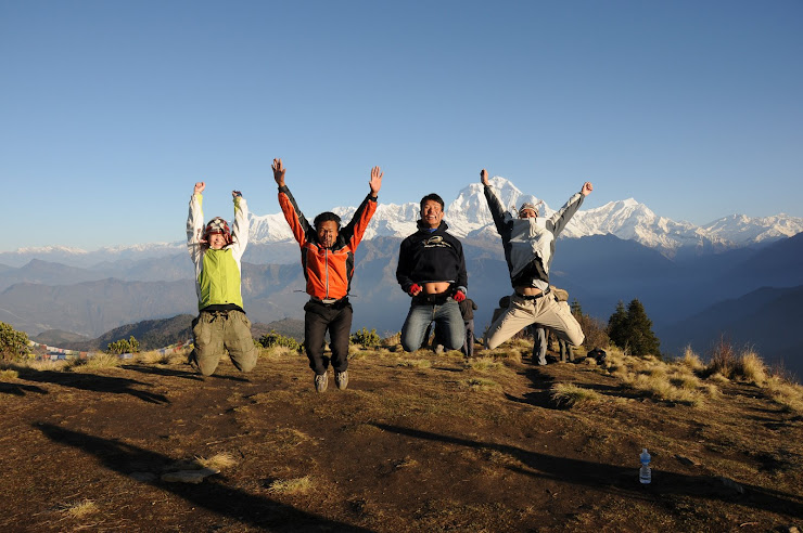 I, Luke, Yan and Rupesh were having lots of fun at PoonHill