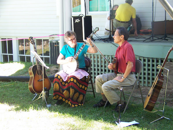 Neil and Viva perform