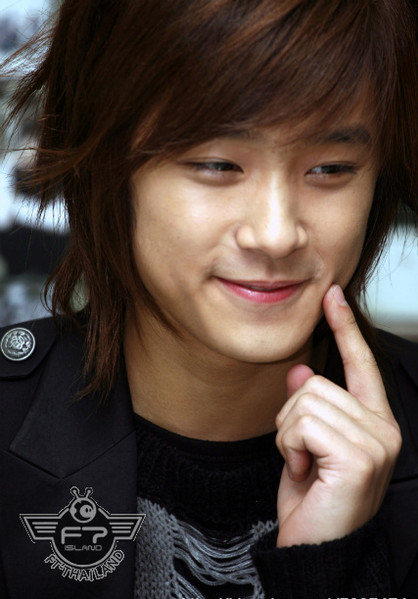 <img:http://1.bp.blogspot.com/_BZp0Ib12hoE/TA2nNANFGnI/AAAAAAAAAEs/iPpAzCuGQBw/s1600/the+eyes+of+the+asian+man1.jpg>