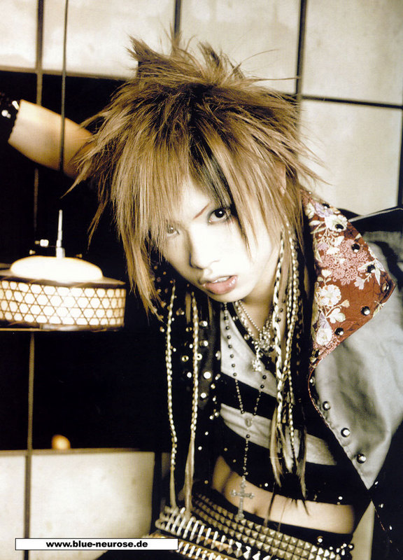 J-rock Hairstyles - Page 91 - Cosplay.com. Jrock/Visual Kei fashion is the