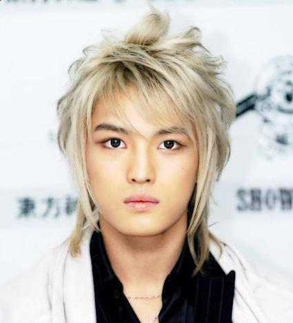 2005 men long hairstyle.