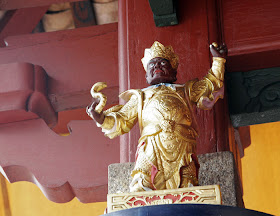 Figurine in the roof inside the shrine