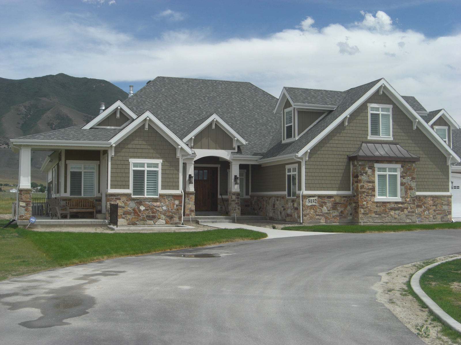 18 Amazing Stone And Wood Siding Homes Home Plans & Blueprints