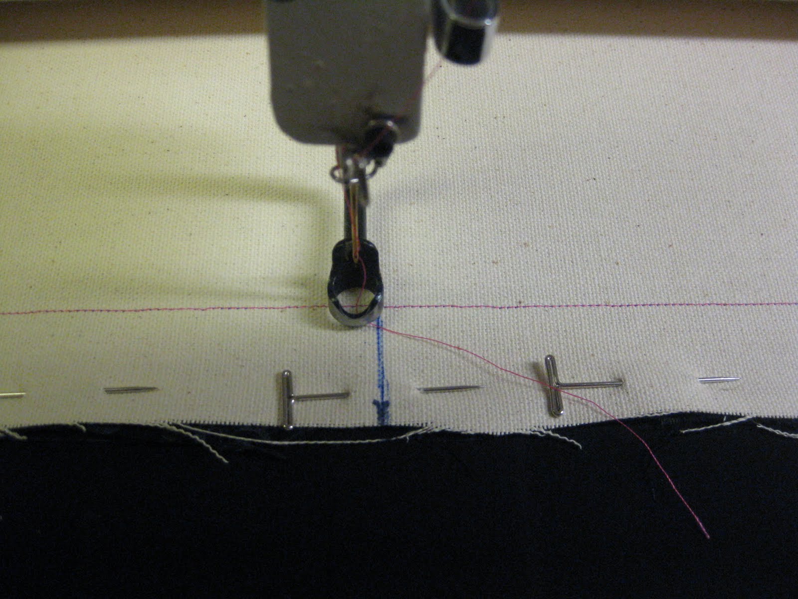 The Quilt Rambler Attaching Zippers to Longarm Leaders