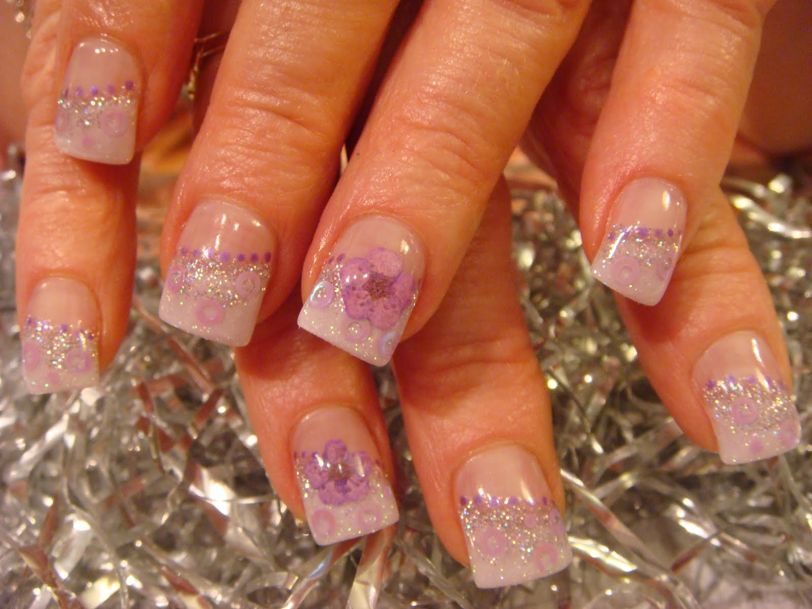dried flowers nail design