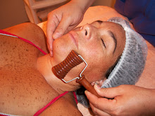 MADEROTERAPIA FACIAL Y DE BUSTO