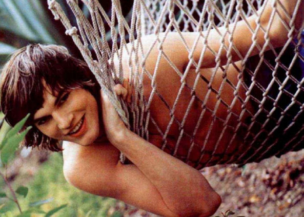 Demi Moore hunk husband Ashton Kutcher shirtless pictures