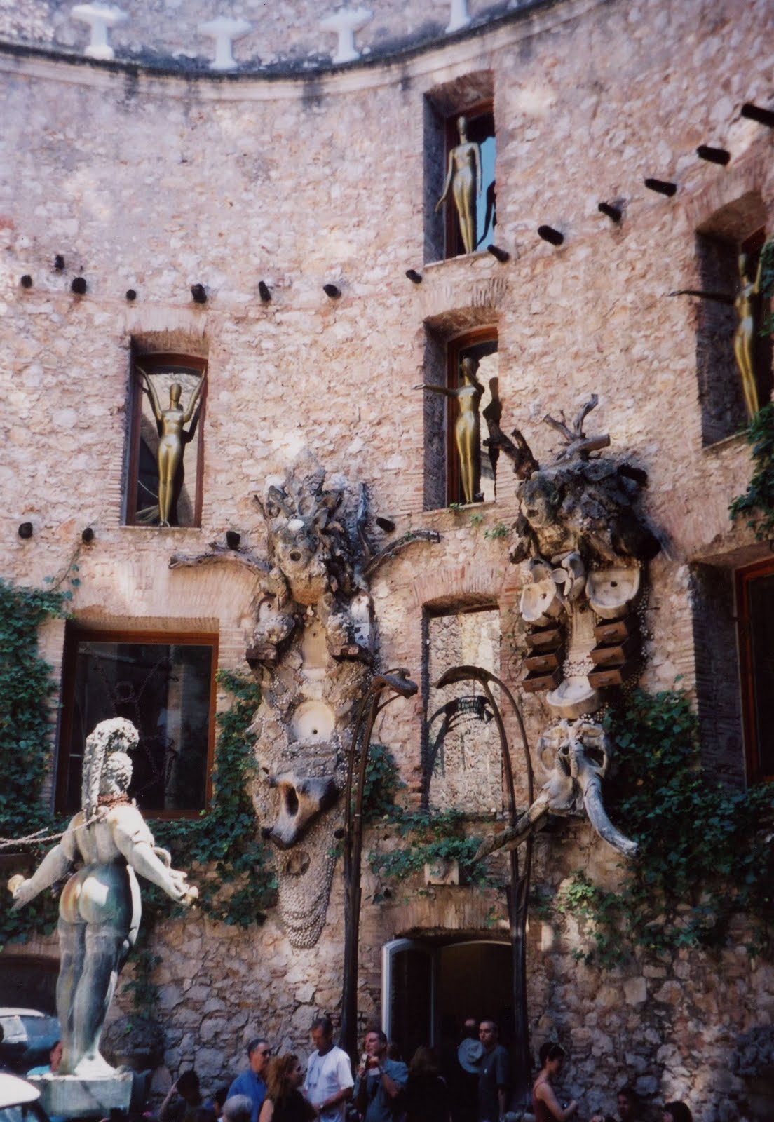 [figueres.JPG]