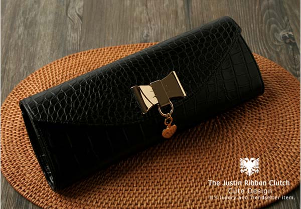 1623 - Artificial Leather bag with gold plated buckle lock