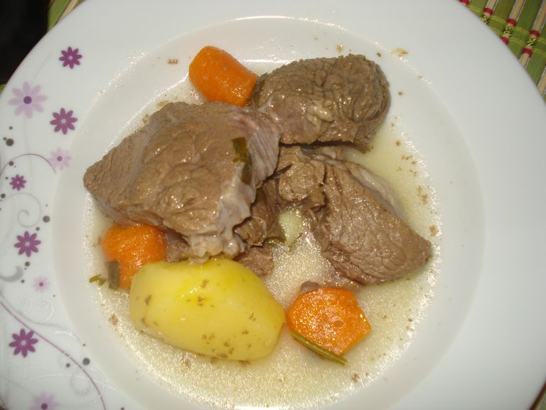 ELMANIN KABUĞU TERBİYELİ DANA HAŞLAMA