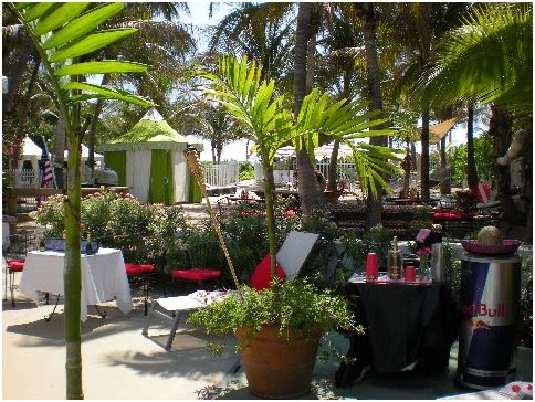 Check out the new patio bar at the Marseilles Beach Front Hotel Miami!