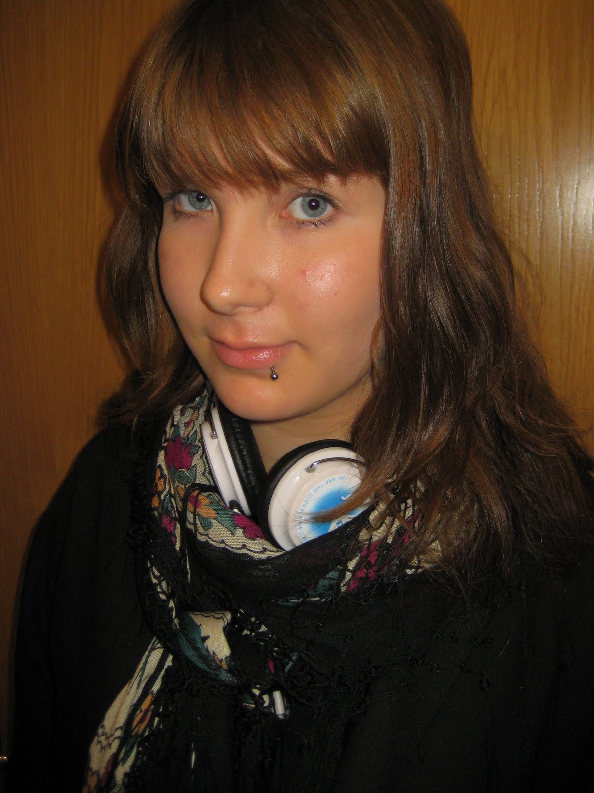 [Peetun+piercing.JPG]