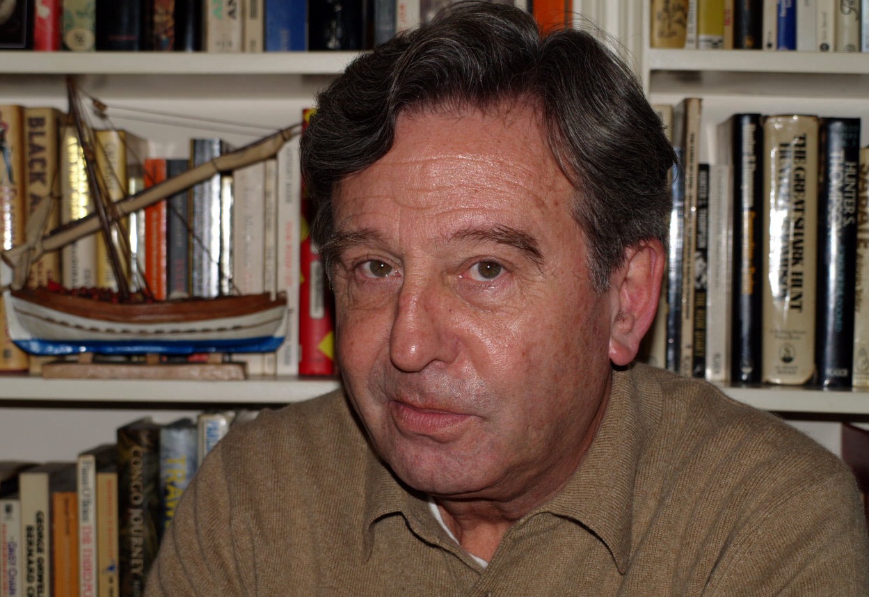 gabkarwai ESCRIBES O DIRIGES PATRICK BUCKLEY (11)