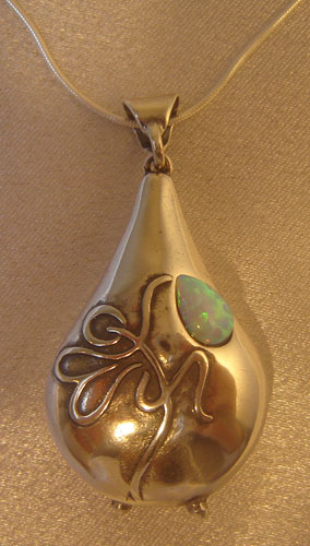 [PendantWhiteOpal.jpg]