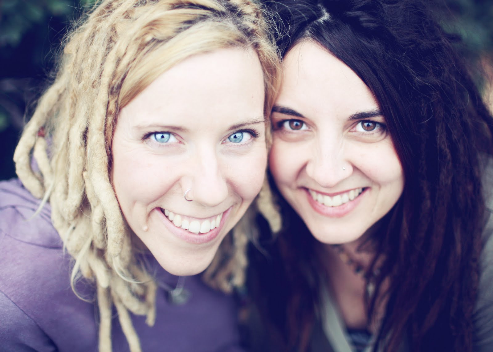 [sara+and+denise.jpg]