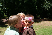 Spence giving Jaidyn and Mama kisses