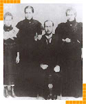 A família materna de JK: a tia Sinhá, a avó Mariquinha, o avô Augusto Elias e D. Júlia, mãe de JK.