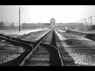 [auschwitz.jpg]