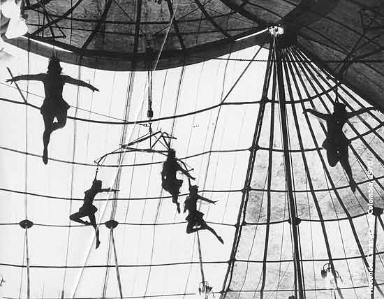 [Circo-Macondo.jpg]