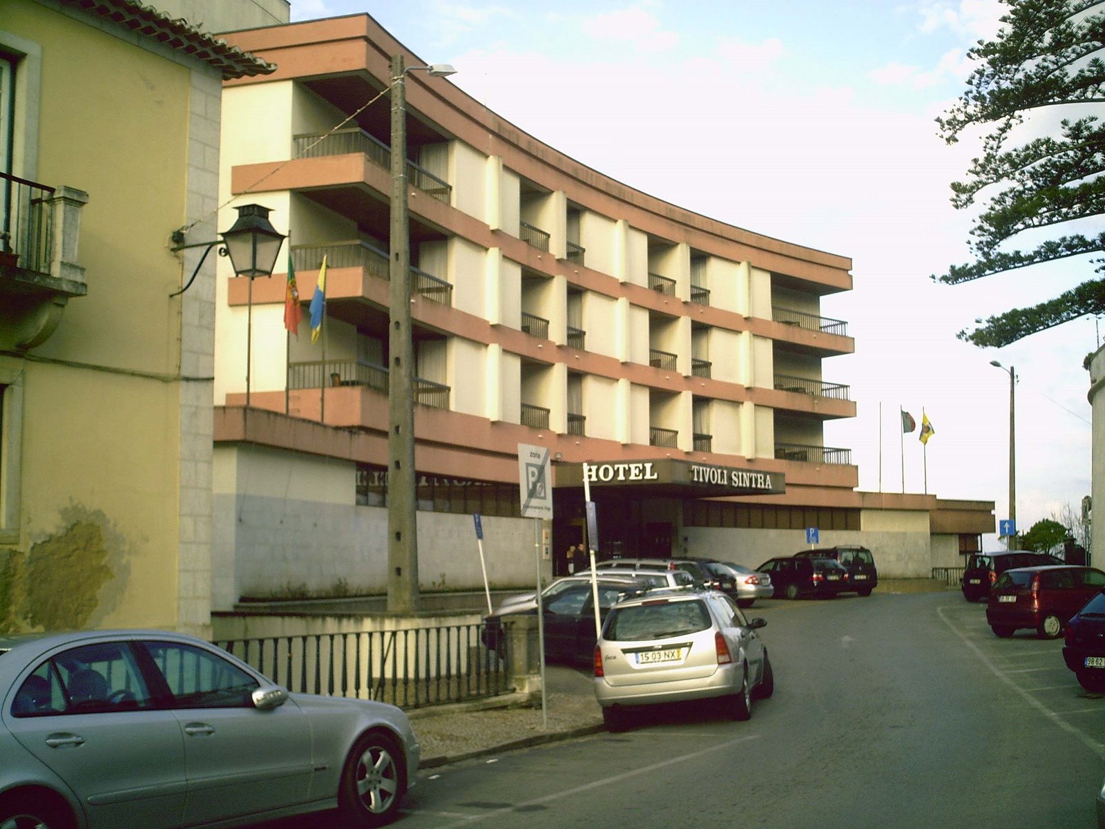 [hoteltivoli.jpg]