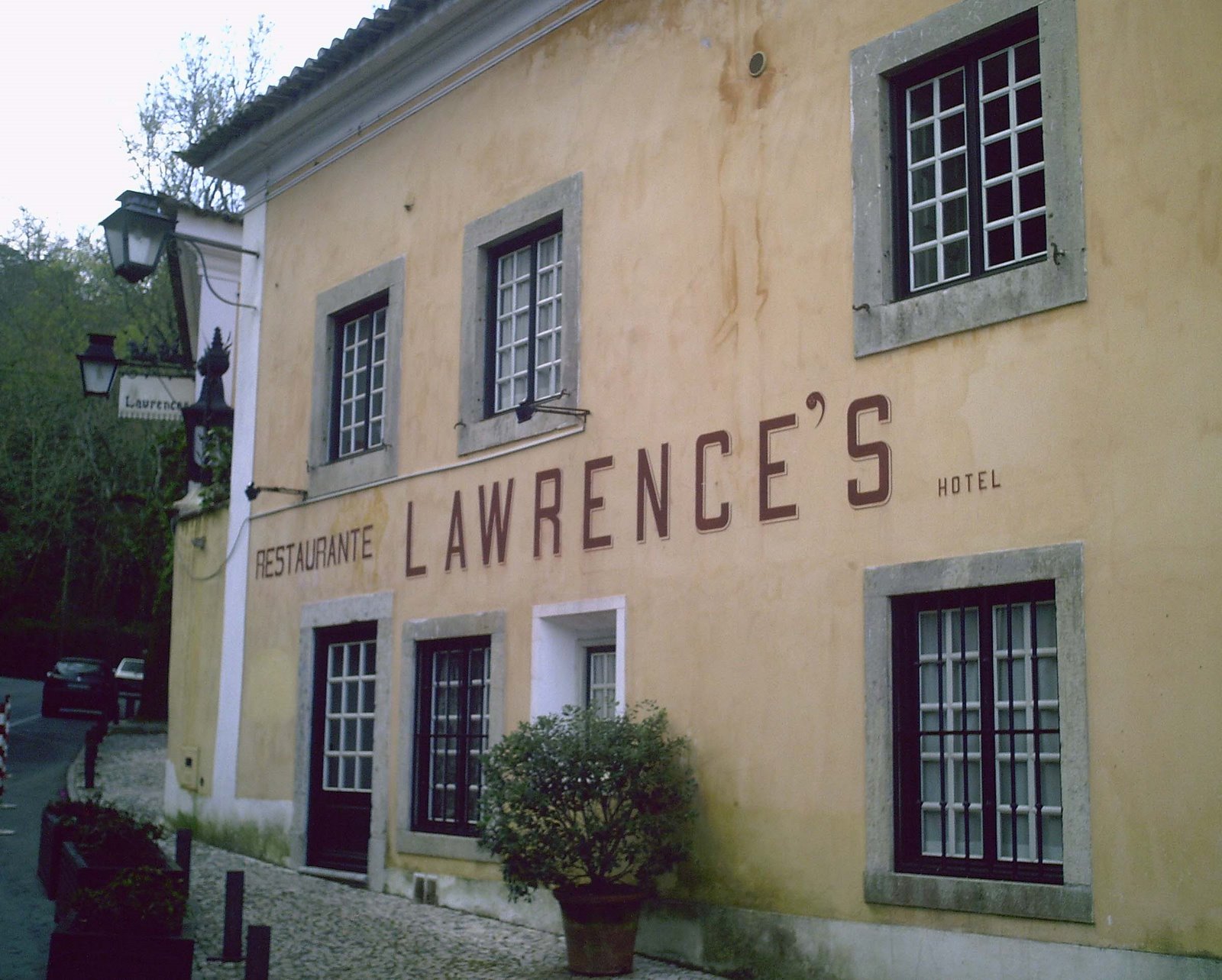 [hotellawrence2.jpg]