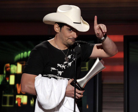 brad paisley this is country music album cover. Brad Paisley accepts the Award