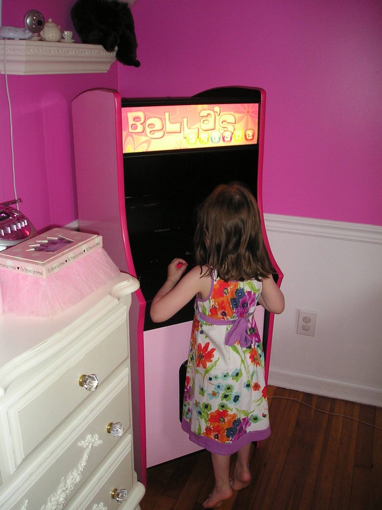 [BellaPlaying.JPG]