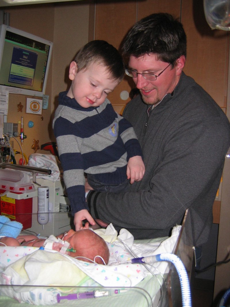 [The+boys+in+NICU.jpg]