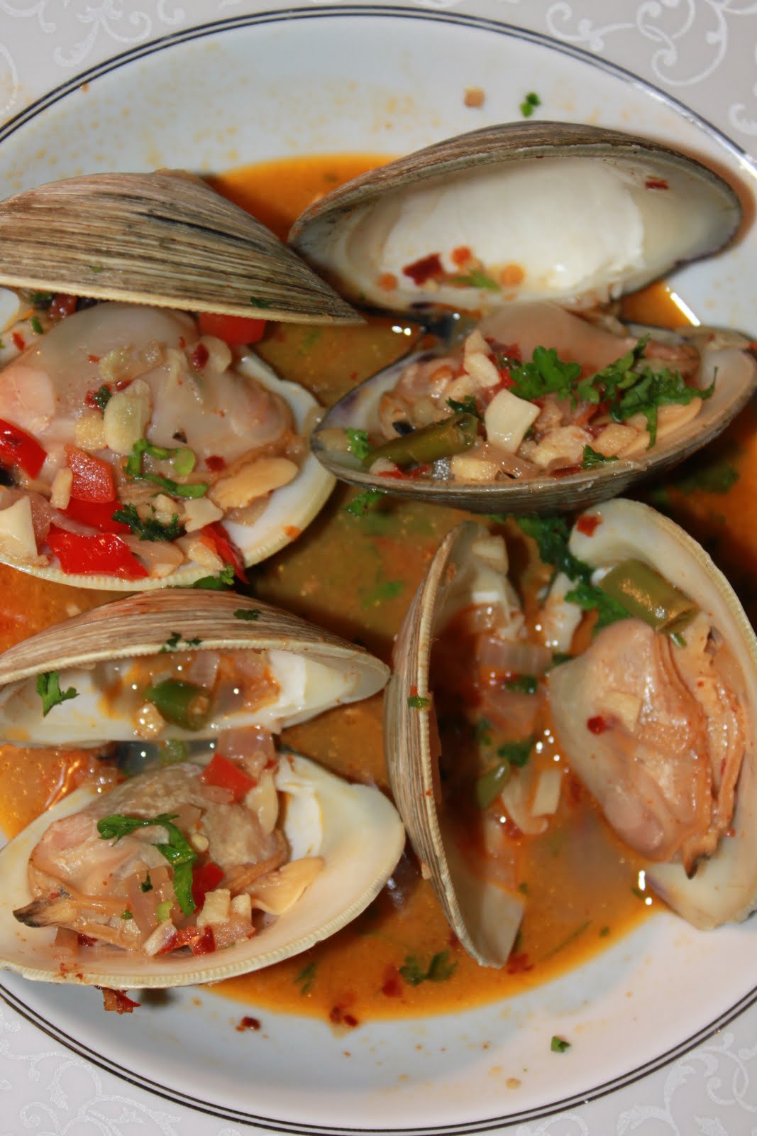 Clams in Garlic and White Wine Sauce
