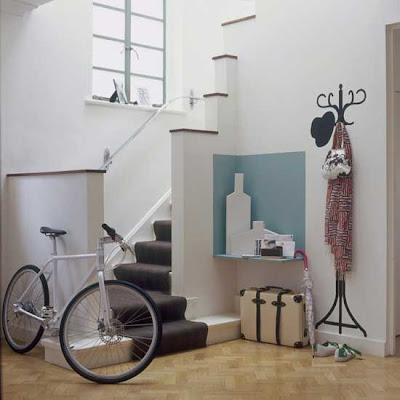 rdeco_hallway with suitcase