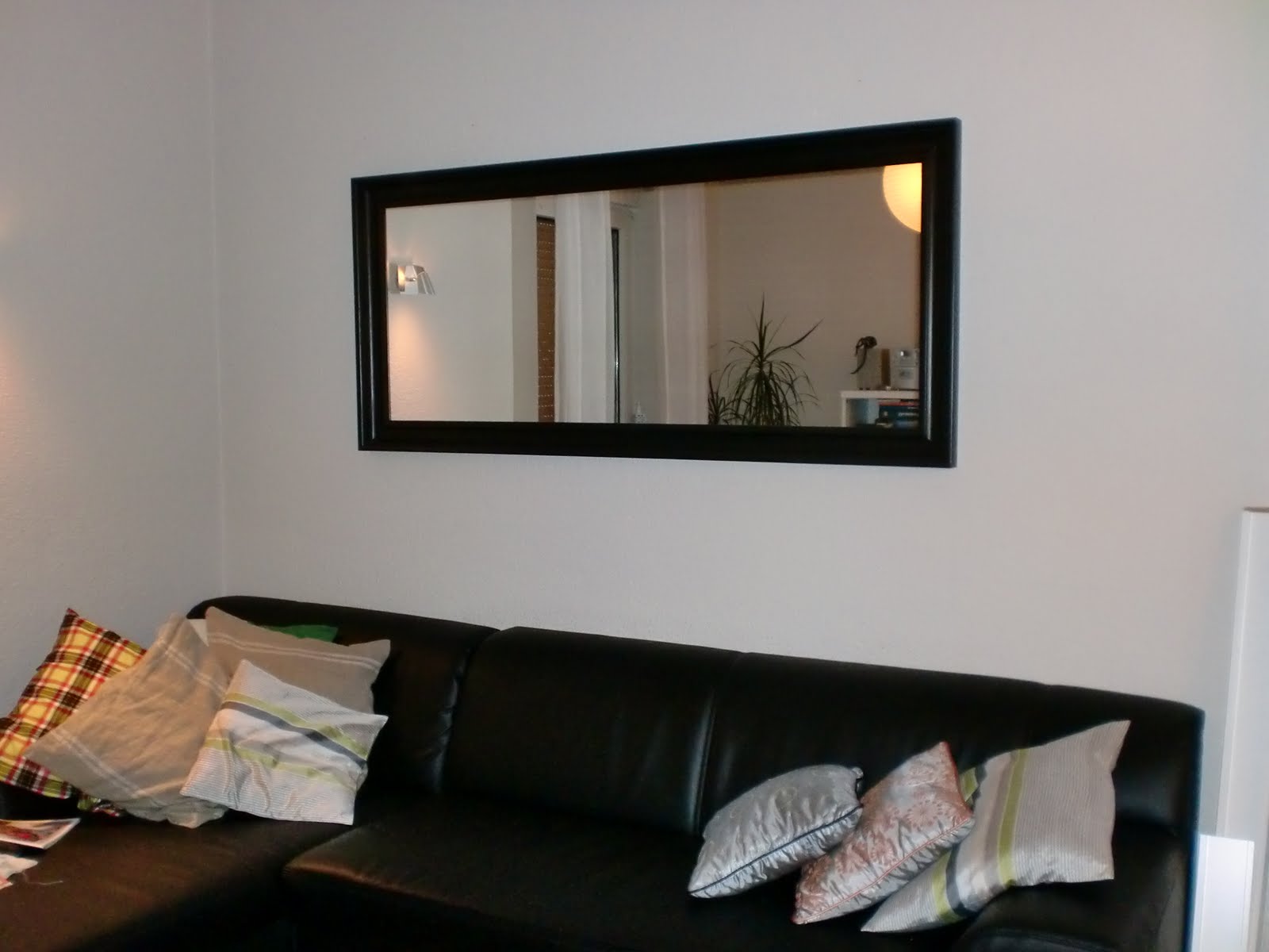 Salas De Tv Com Espelhos Na Parede ~ Casa Suess Mais um pequeno detalhe na sala de estar Salas De Tv Com Espelhos Na Parede ~ Casa Suess Mais um pequeno detalhe na sala de estar