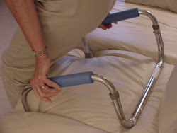 BED-COUCH PUSHUP BAR