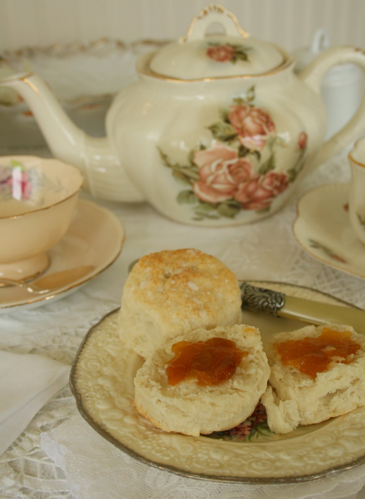 Aiken House & Gardens Peaches and Cream Tea