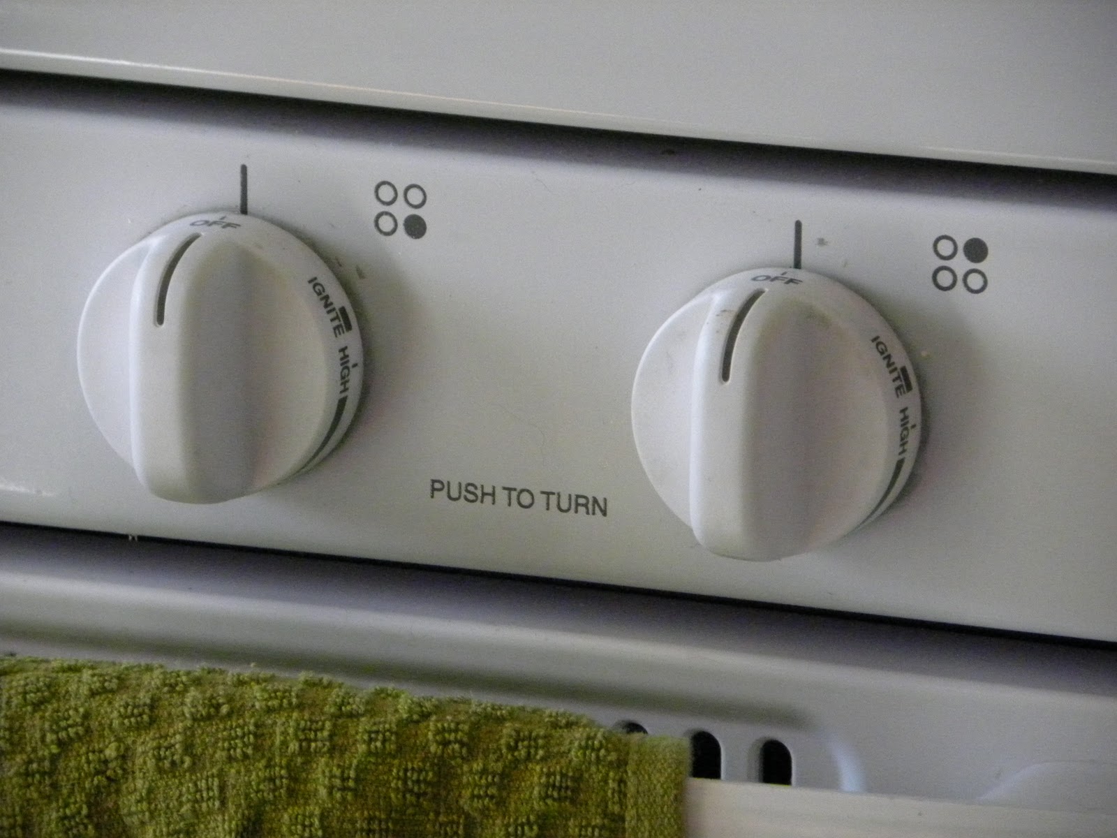 sassy scarlett Colorful Oven Knobs