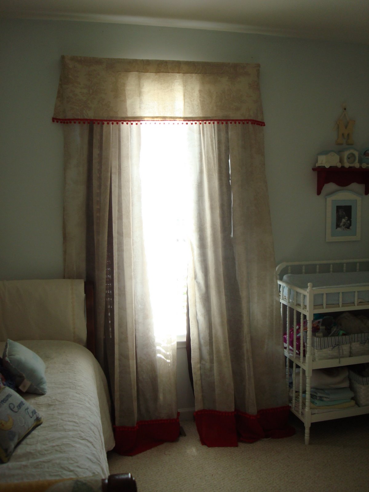 [mistreated+nurs+curtains.JPG]