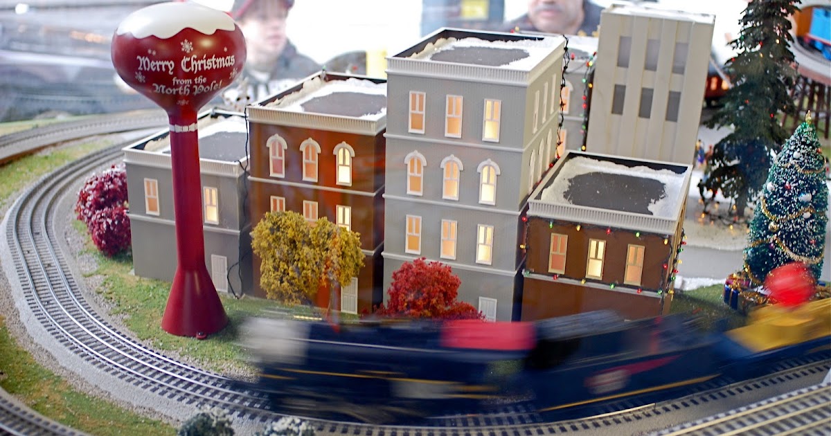NYC ♥ NYC Lionel Model Train Holiday PopUp Store