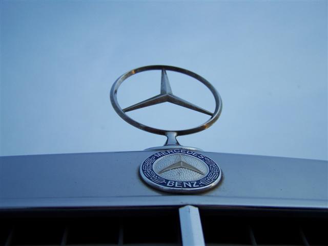 [Mercedes-Benz+300E+2.6+003+(Small).jpg]