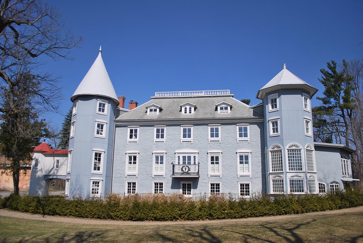 JOURNAL D'UN NOUVEAU MONTREALAIS Première visite au Château Montebello