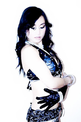 洗碗妹 吉胡阿依 - 華裔洗碗妹 吉胡阿依